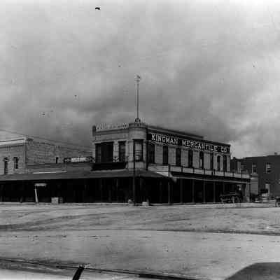 Exterior of Kingman Mercantile.