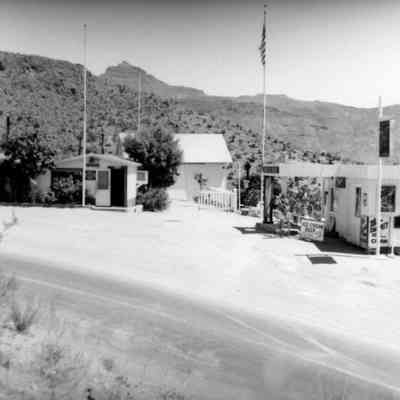Snell's Summit Station