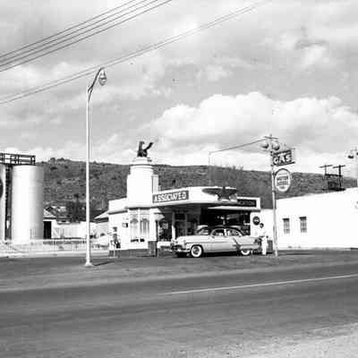 Associated Gas Station, Kingman, AZ