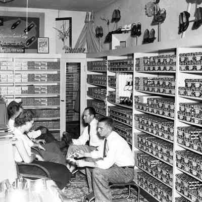 Alex's Toggery-Interior