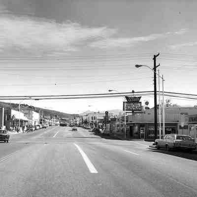 Beale St. & 3rd St. looking east