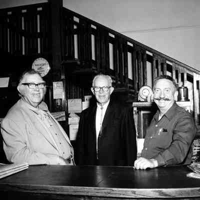 Hotel Beale Desk