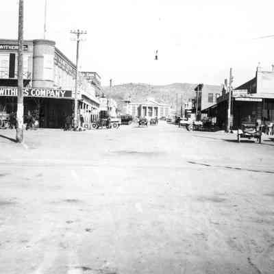 Beale Street looking North up 4th Street