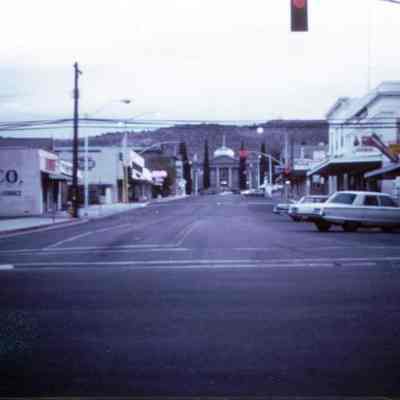 Looking north on 4th St. toward Court House.