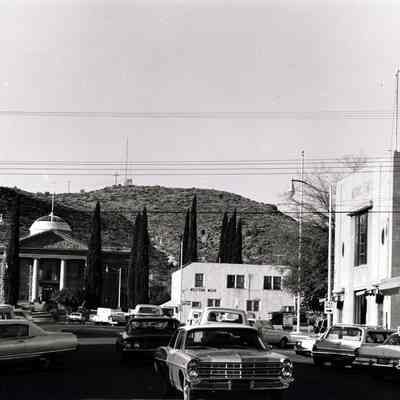 Looking north up 4th St. toward Court House.