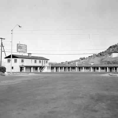 Brandin' Iron Motel