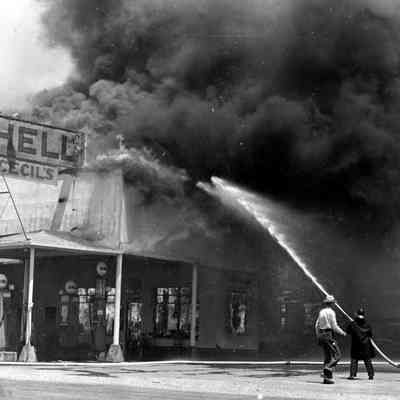 Cecil's Shell Station Fire, 1940s