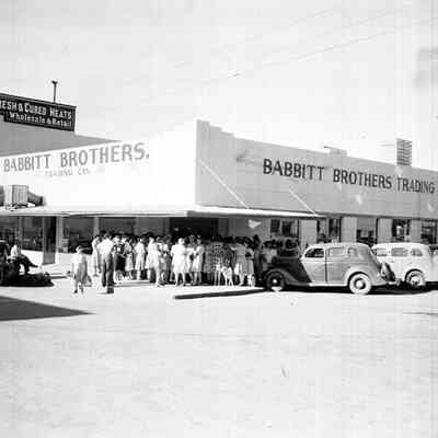 People in front of Babbitt Brothers Trading Company