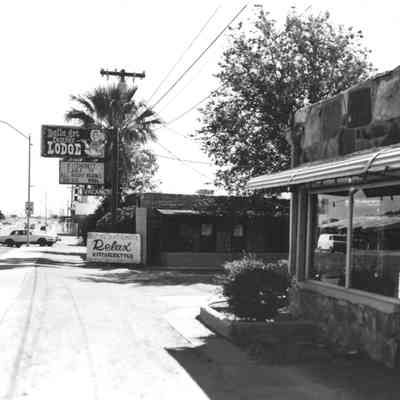 Belle Art Center Lodge (motel)