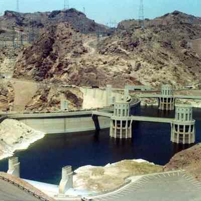 Overall view of Hoover Dam.