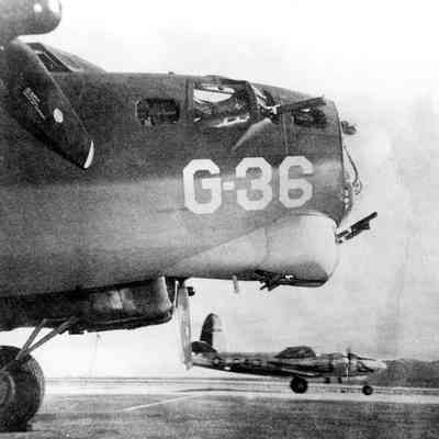 Aircraft B-17, AT-23