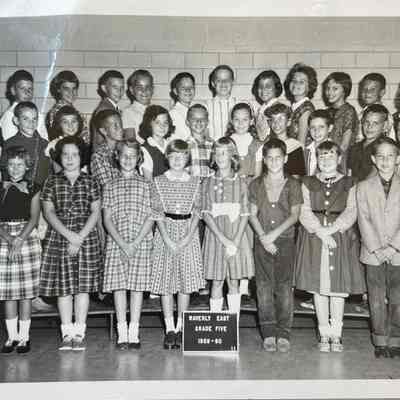 Waverly East Elementary School Fifth Grade Class Photograph