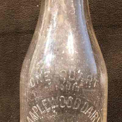 Maplewood Dairy 1 Quart Glass Milk Bottle