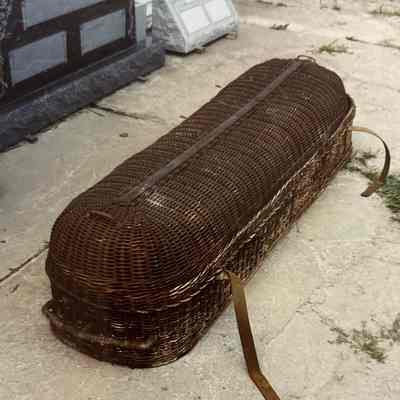 Leist & Davis Company Wicker Casket