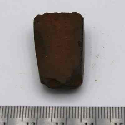 Close up of adze with chipping edge at top: Original size: 3.5 cm (L) x 2 cm (W); Original format: Artifact; Resolution: 200 dpi