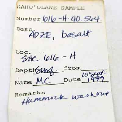 Artifact slip for basalt adze (ko'i): The artifact slip details a basalt adze (ko'i) found at Site 616-H at a 50cm depth, recorded by MC on September 10, 1979.