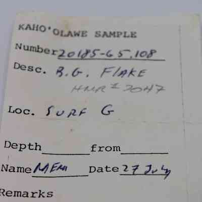 Artifact slip for basaltic glass flake: The image shows an artifact slip labeled "Kaho’olawe Sample" with details including number 20185-65.108.