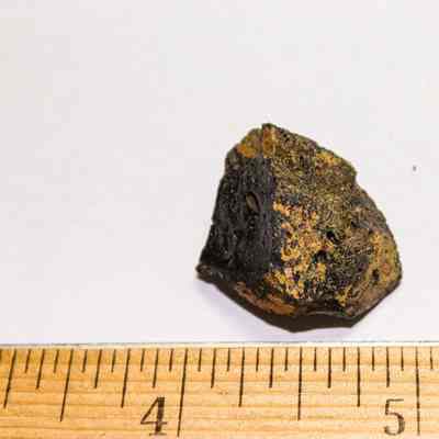 Volcanic glass-triangular