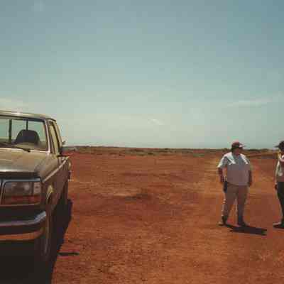 Two unidentified people in Luamakika