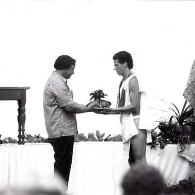 Offering ho'okupu (gift) during the Return of Kaho'olawe Ceremony