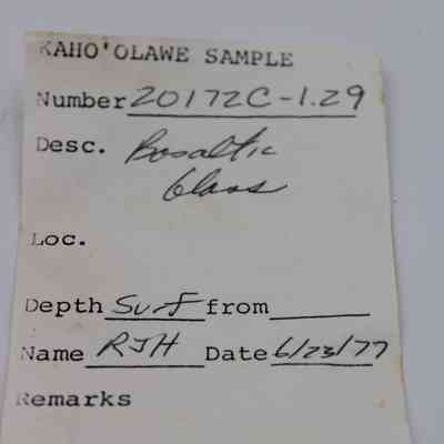 Artifact slip for basaltic glass piece: The artifact slip is labeled "Kaho'olawe Sample" with basaltic glass, dated 6/23/77, indicating sample details.