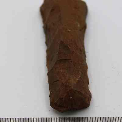 Lengthwise view of adze preform: Origsize: 10 cm (L) x 3 cm (H); Origformat: Artifact; Resolution: 200 dpi