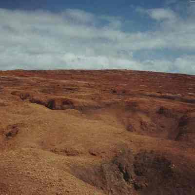 Erosion cuts and hardpan in Luamakika