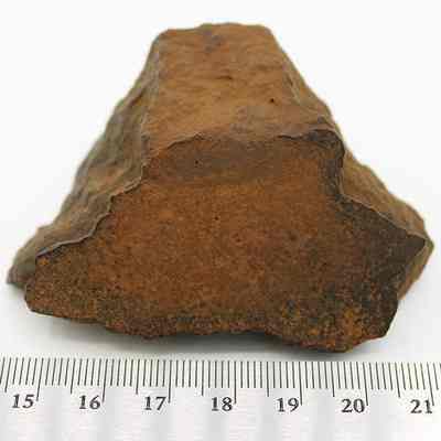 Base of whetstone fragment with a ruler: Origsize: 6.8 cm (b); Origformat: Artifact; Resolution: 200 dpi