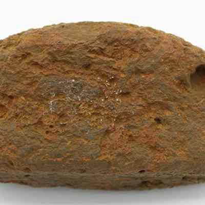 Closeup profile of breadloaf sinker: The image shows the profile of rock shaped as a bread loaf.