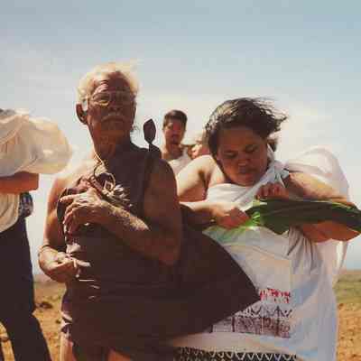 People with ho'okupu @ Pu'u 'O Moa'ula Nui