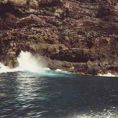 Waves along the Kaho'olawe coastline