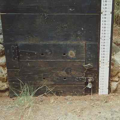 Water gage at Hakioawa Stream-closeup