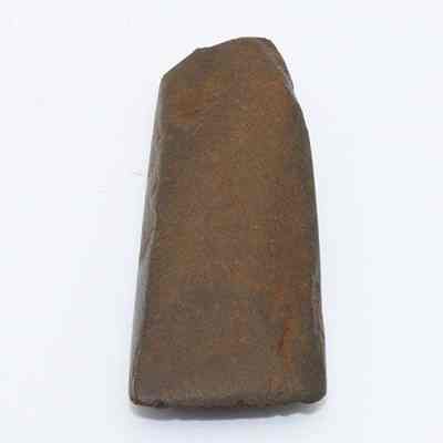Lengthwise view of small adze