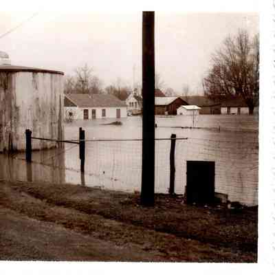 Flood waters around Burgin's old water pumping station (1962)