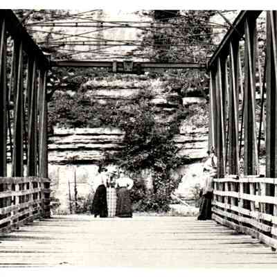 Old Brooklyn Bridge