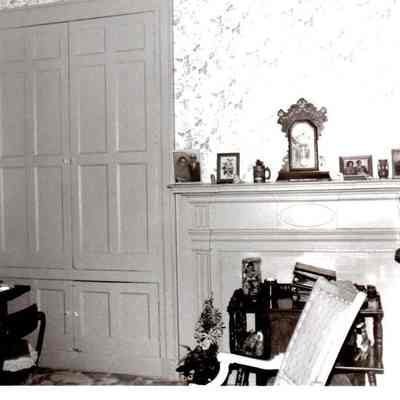 Historic Mantle 3