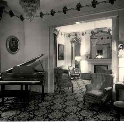 Beaumont Inn Interior