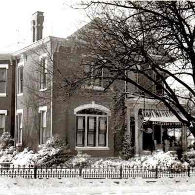 Alexander & Royalty Funeral Home in Winter 2