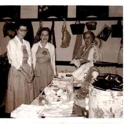 Pictures are Mrs. Serling Tapp (left), Mrs. Charles Noel Jr. in the foreground. In the front row are Mrs. Banks Hudson Jr., Mrs. Earl Caywood, and Mrs. J.D. Erskine. (1961)