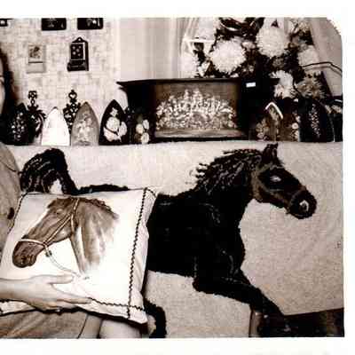 Loretta Drakeford, wife of Marion Thomas Drakeford, displays her project during the Shakertown Festival (1961)