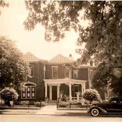 Alexander & Royalty Funeral Home 3