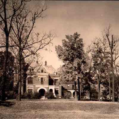 Graham Springs Hotel Exterior