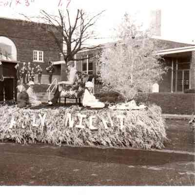 HHS Junior Class Christmas Float