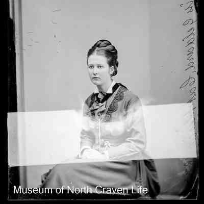 negative, glass plate - Portrait : Miss Geldard