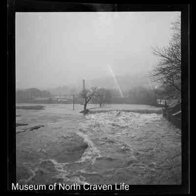negative, sheet film - Ribble in Flood