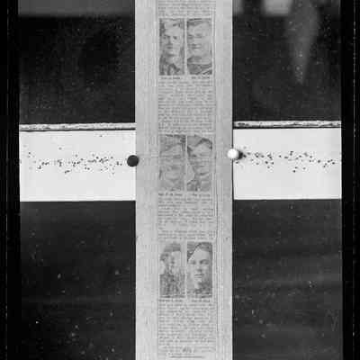 negative, glass plate - Newspaper cutting : 'Five Sons Serving'