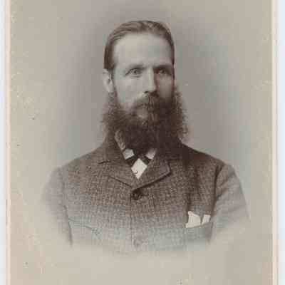 photograph, b&w - Portrait : Man
