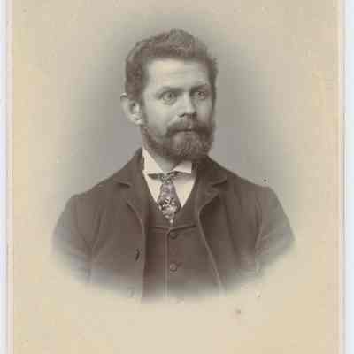 photograph, b&w - Portrait : Man