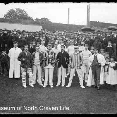 negative, glass plate - Portrait : Cricketers (Settle)