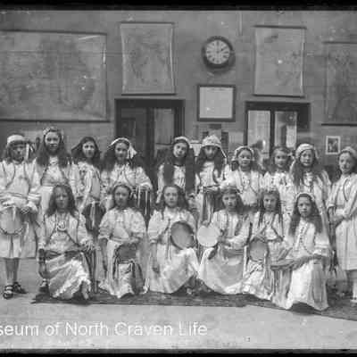 negative, glass plate - Portrait of girls in costume